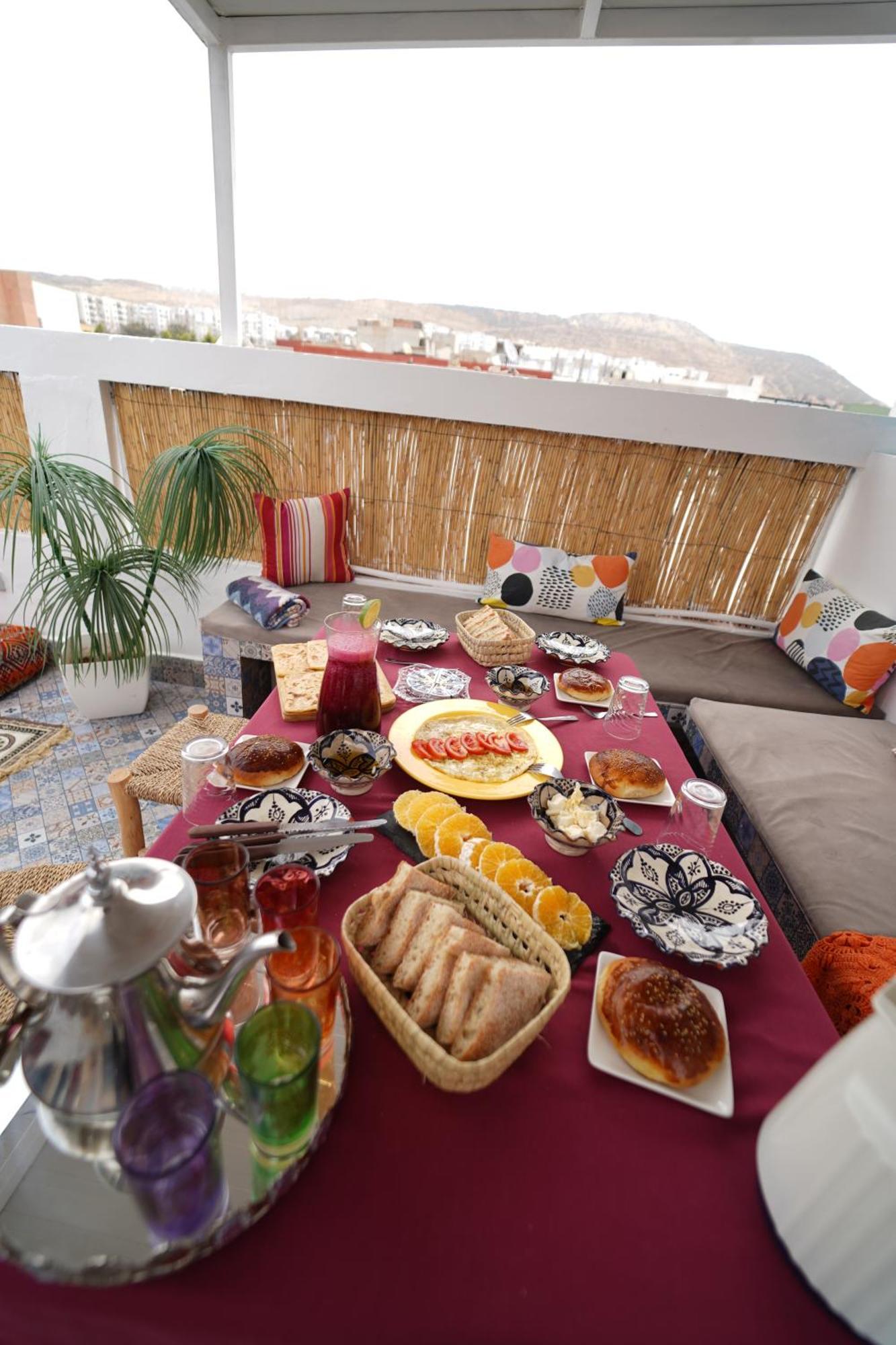 Bed and Breakfast Waves Hunter Surf House Agadir Esterno foto