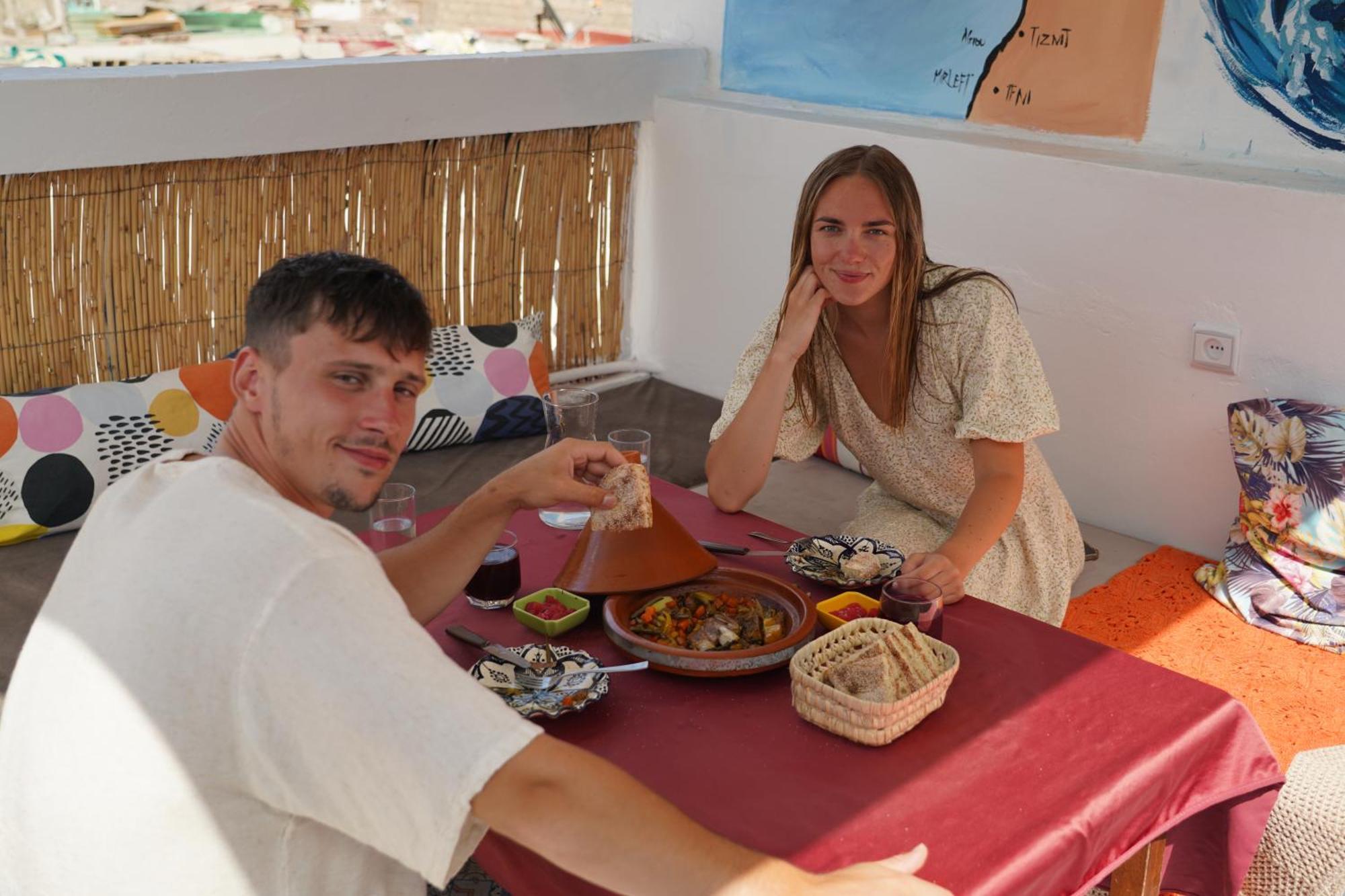Bed and Breakfast Waves Hunter Surf House Agadir Esterno foto