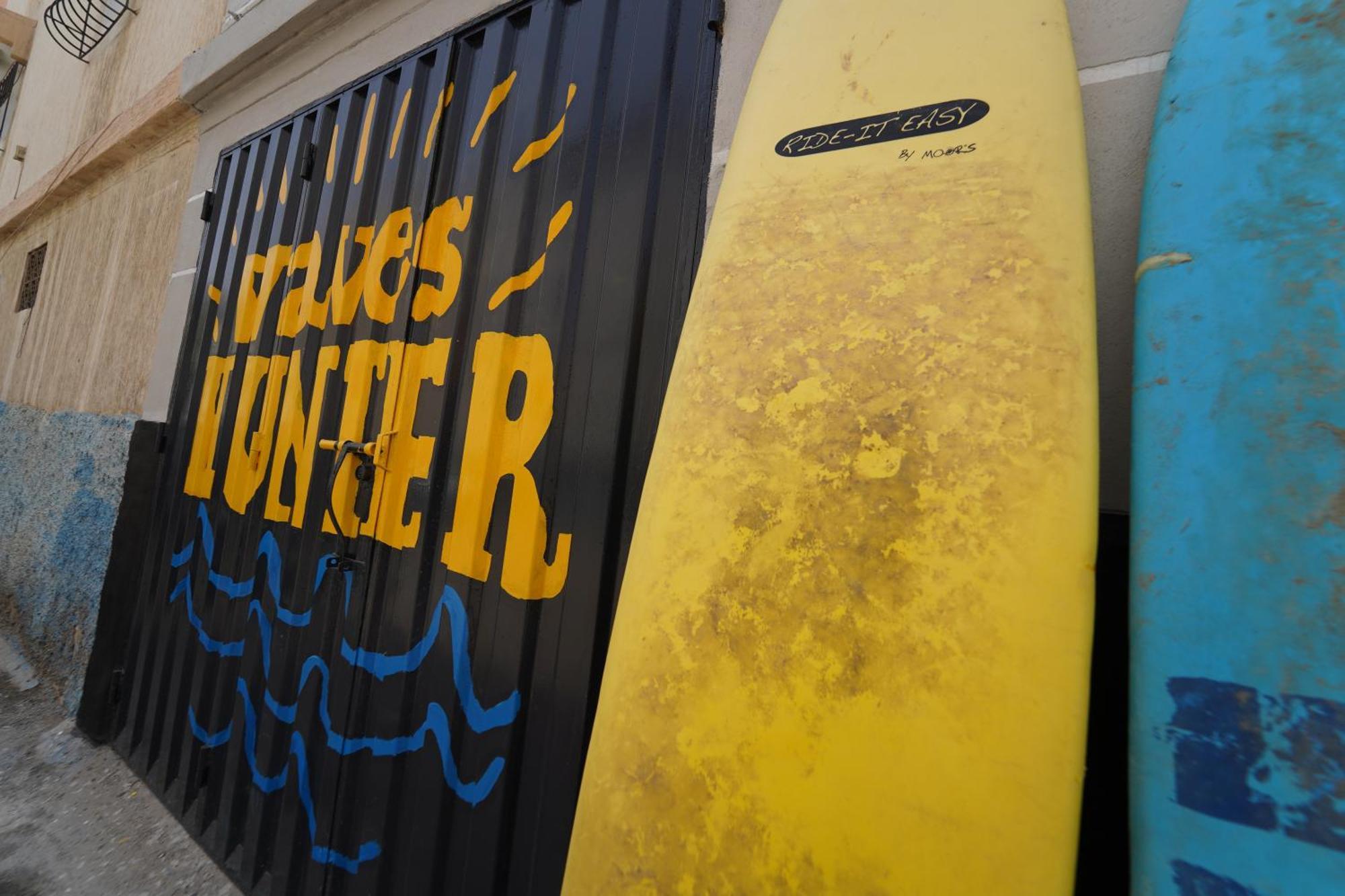 Bed and Breakfast Waves Hunter Surf House Agadir Esterno foto