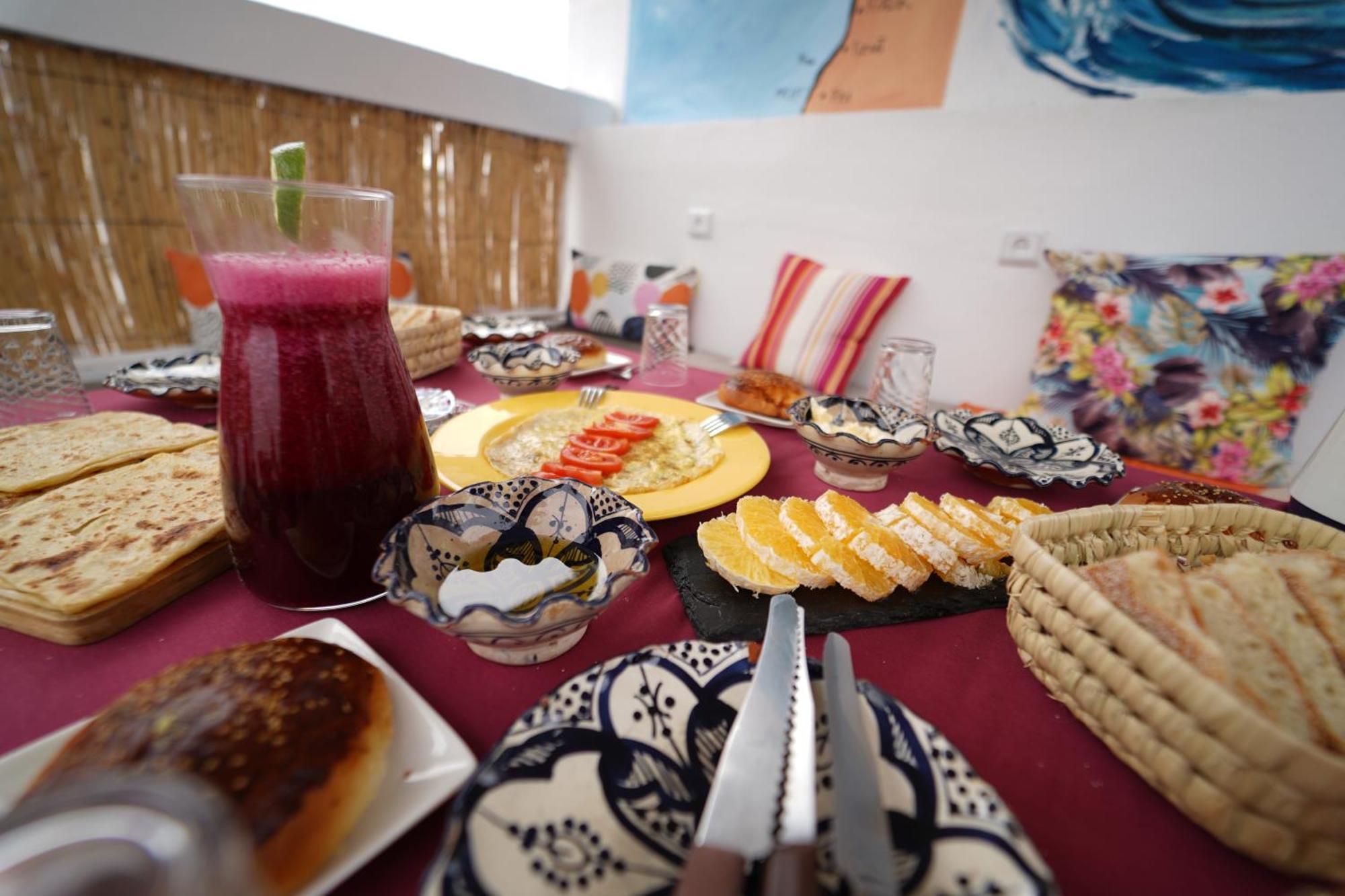 Bed and Breakfast Waves Hunter Surf House Agadir Esterno foto